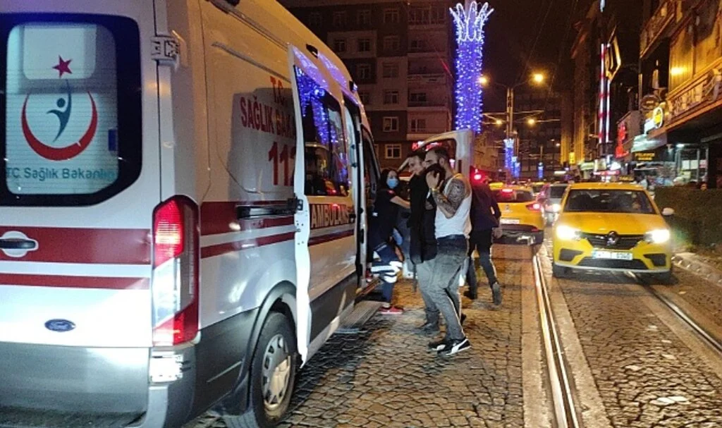 Alkollü şahısların kavgasında 1 kişi yaralandı