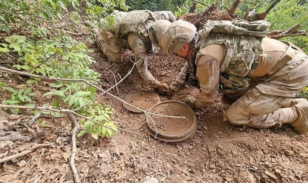 Amanoslar’da çok miktarda patlayıcı madde ve mühimmat ele geçirildi