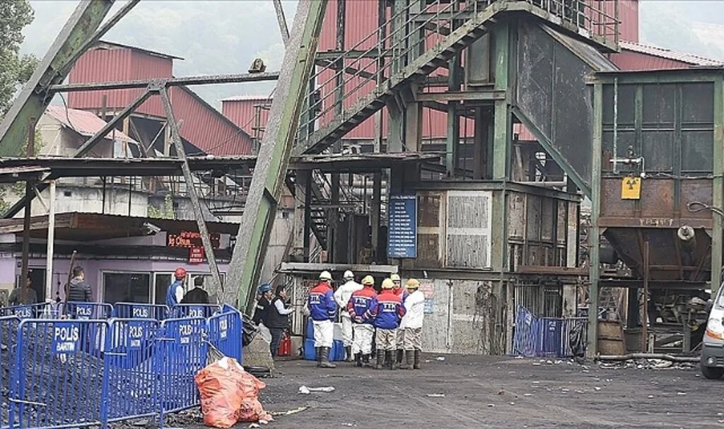 Amasra'da maden ocağındaki patlamaya ilişkin soruşturma kapsamında teknik cihazlara el konuldu