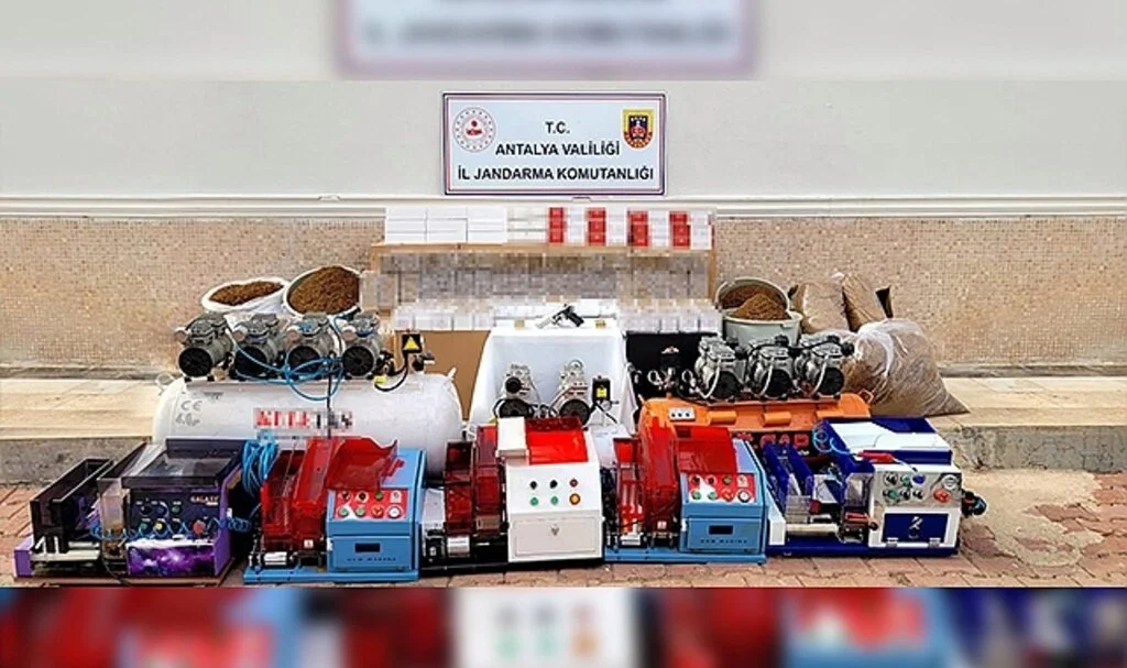 Antalya'da jandarmadan 500 bin liralık kaçak sigara operasyonu