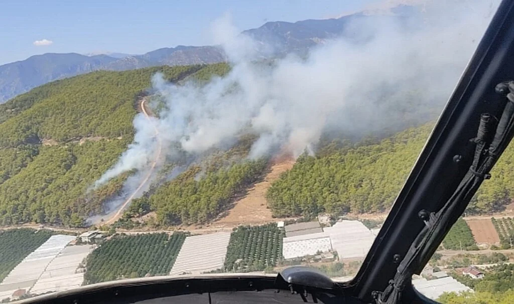 Antalya’da Kumluca’da orman yangını