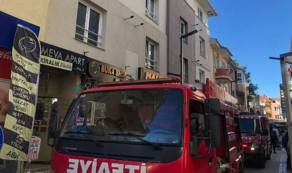 Apart yangını paniğe neden oldu