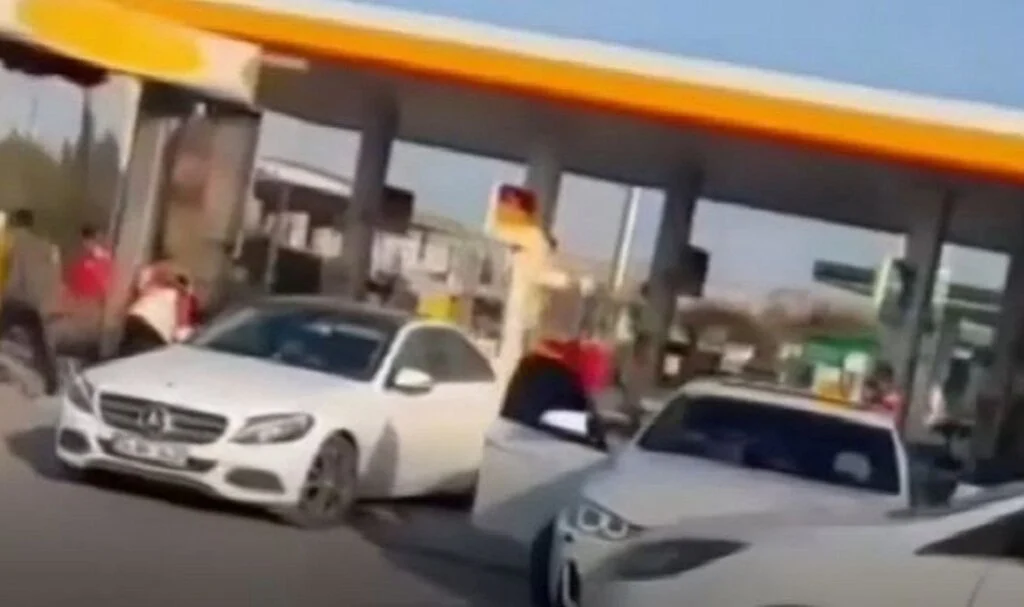 Aracında silahlı saldırıya uğrayan genç hayatını kaybetti