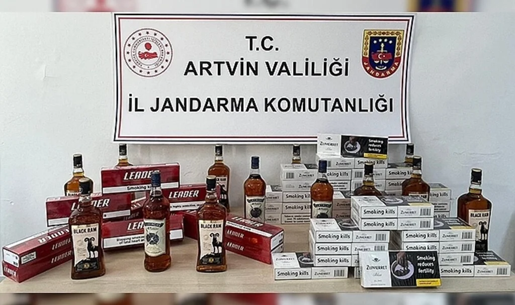 Artvin'de jandarmadan gümrük kaçağı sigara ve içki operasyonu