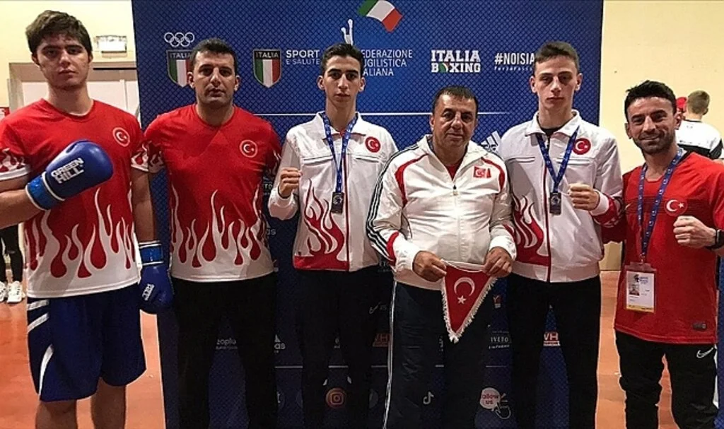 Avrupa Yıldızlar Boks Şampiyonası'nda milli sporcular 10 madalya aldı