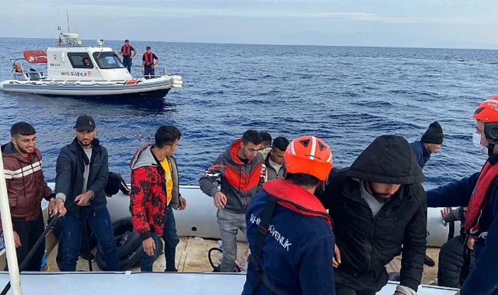 Aydın’da 22 düzensiz göçmen kurtarıldı