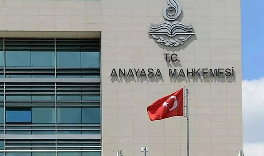 AYM, dezenformasyonla mücadele düzenlemesinde ilk incelemeyi 26 Ekim'de yapacak