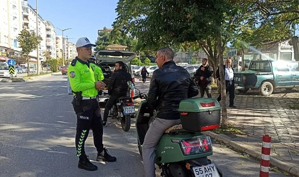 Bafra'da motosiklet sürücülerine sıkı denetim