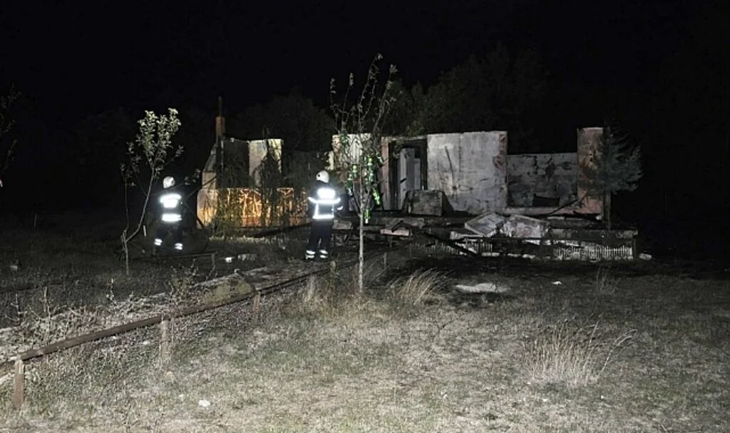 Bağ evi yanarak kullanılamaz hale geldi