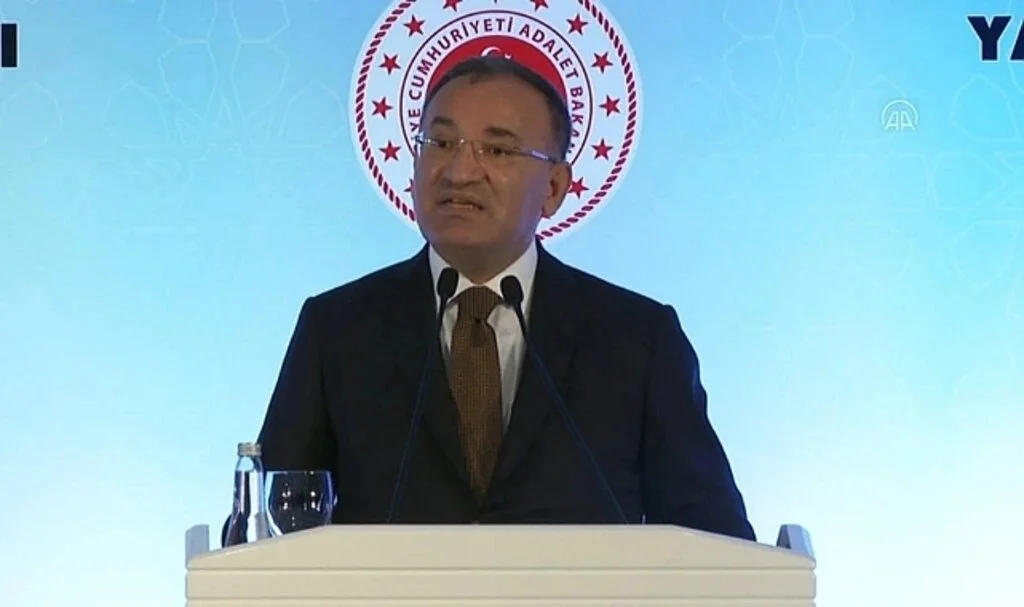 Bakan Bozdağ duyurdu! Cezası az suçlar için yeni infaz uygulaması hazırlığı