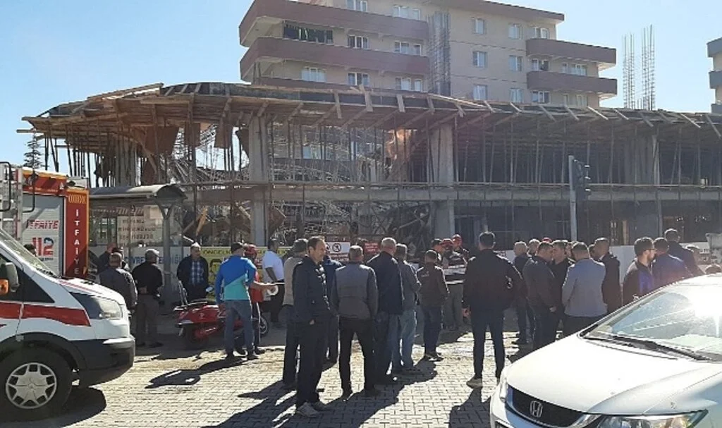 Balıkesir’de inşaat çöktü: 5 yaralı