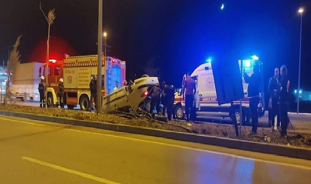 Bandırma'da araç takla attı; 1 kişi yaralı