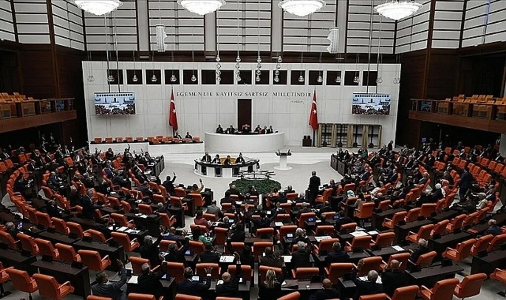 Basın Kanunu ile Bazı Kanunlarda Değişiklik Yapılmasına Dair Kanun Teklifi, TBMM'de kabul edildi