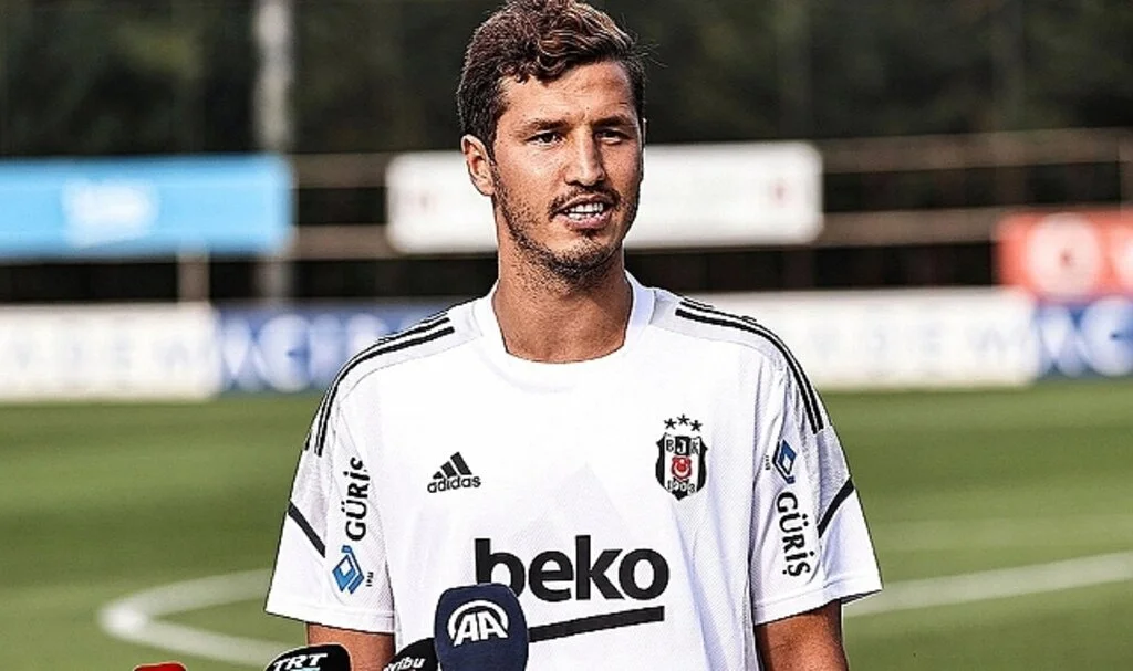 Beşiktaş'ta Salih Uçan şoku