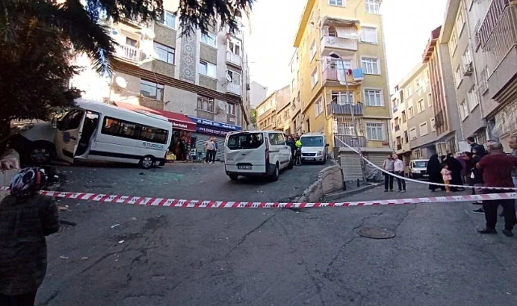 Beyoğlu’nda kazada facianın eşiğinden dönüldü