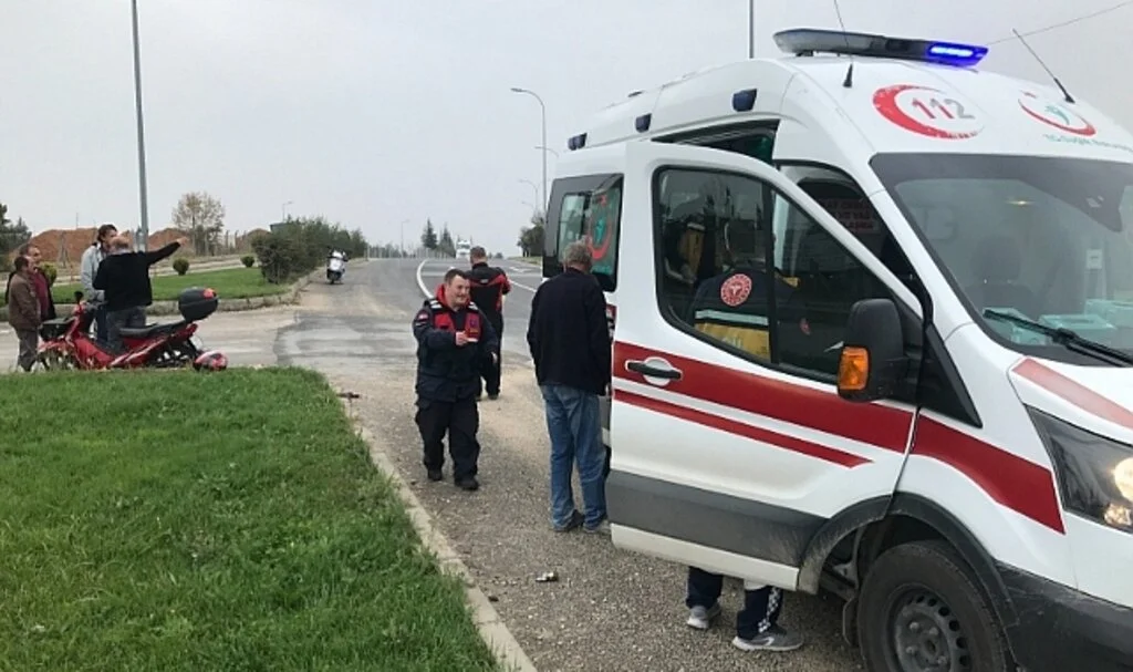 Bilecik'te kamyon ile motosikletin çarpışması sonucu 1 kişi yaralandı