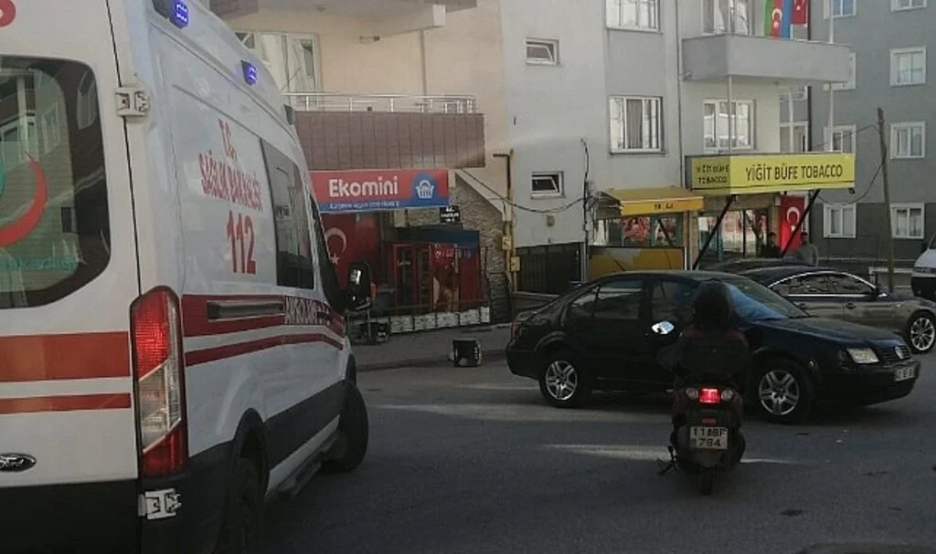 Bilecik'te otomobil ile motosiklet çarpıştı, 1 kişi yaralandı