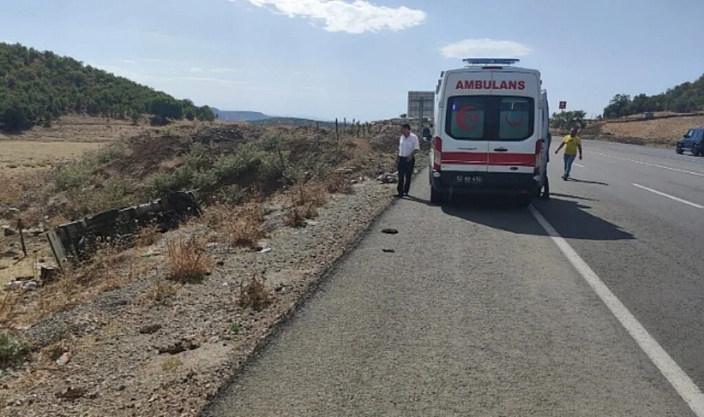 Bingöl’de kamyonet devrildi: 1 yaralı