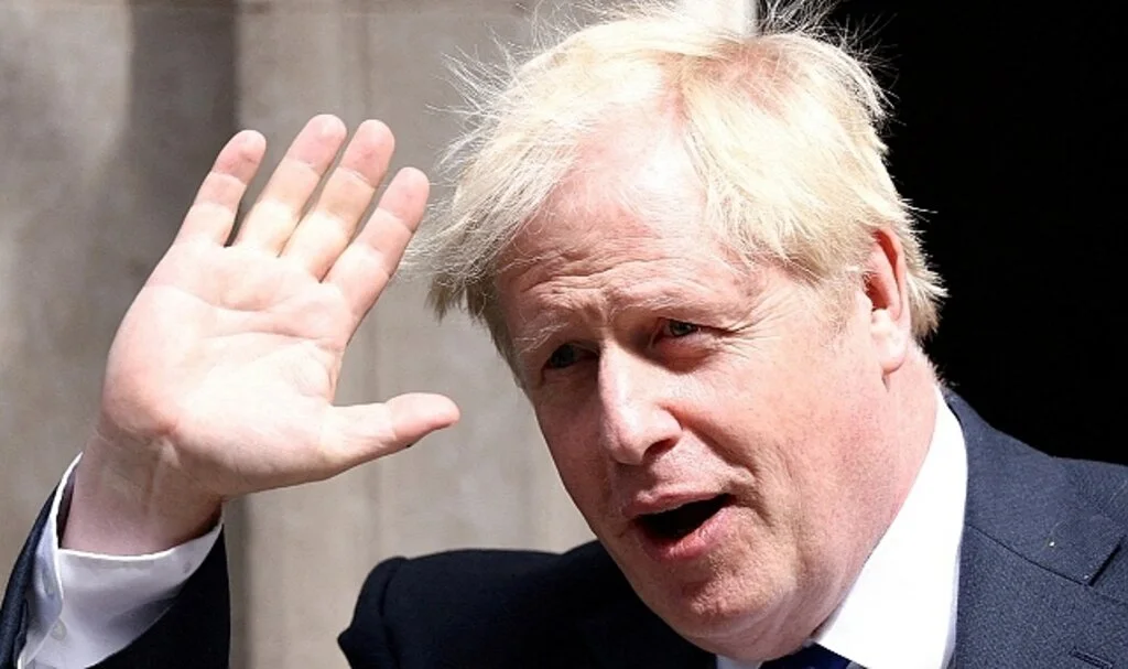 Boris Johnson'ın aday olabilmek için 100 oy alması gerekiyor