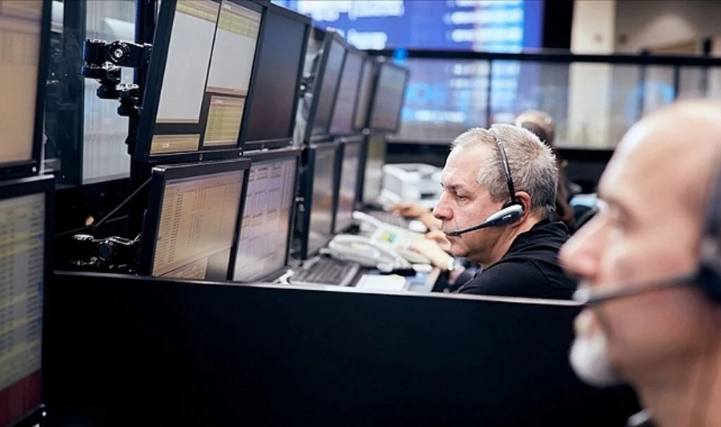 Borsa günün ilk yarısında rekor seviyeyi gördü