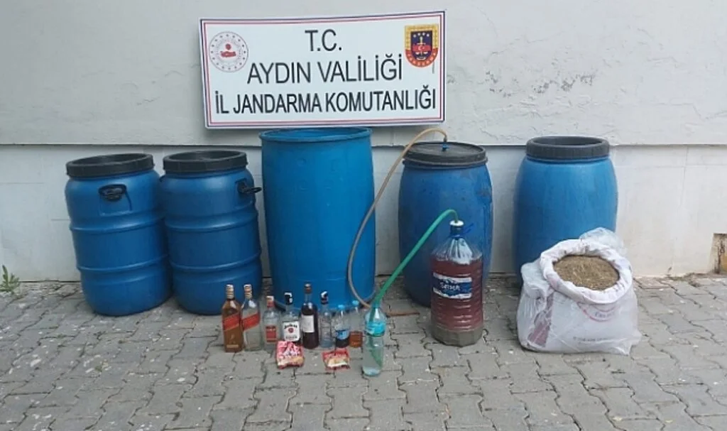 Bozdoğan'da 530 litre el yapımı içki ele geçirildi