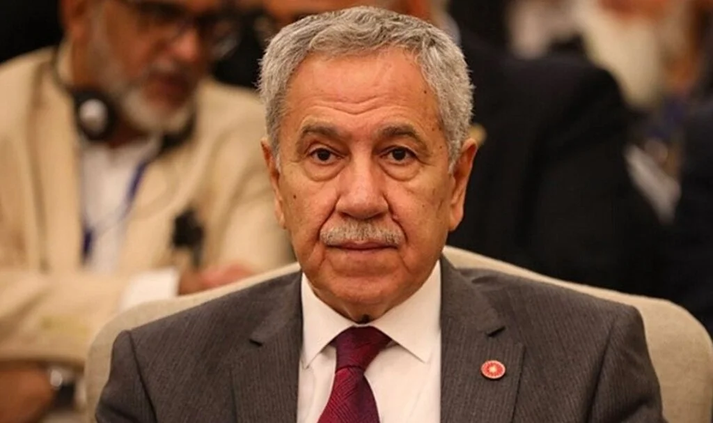 Bülent Arınç:" Söylenmesi gereken hakikatler olan sözlerim üzerinden kimse bize muhaliflik kisvesi giydirmeye kalkmasın"