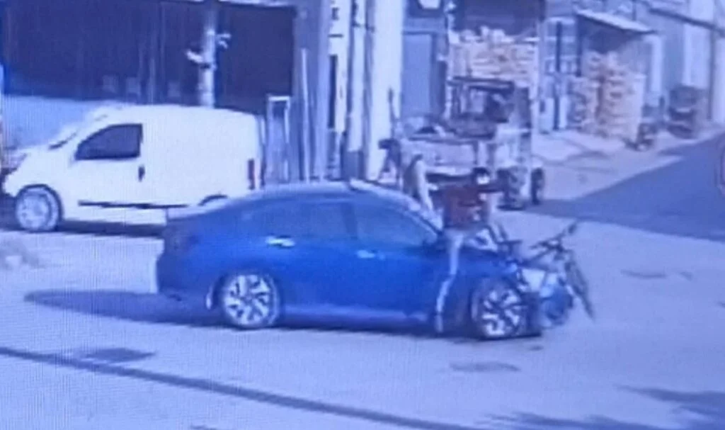 Bursa'da otomobil ile çarpışan bisikletin sürücüsü böyle havalandı
