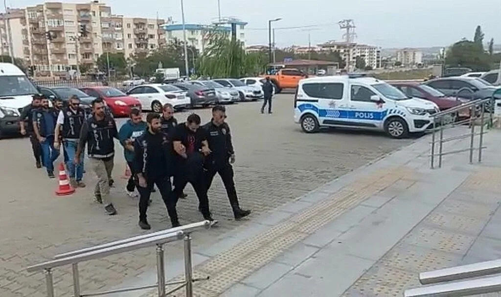 Çanakkale merkezli uyuşturucu operasyonu: 5 gözaltı