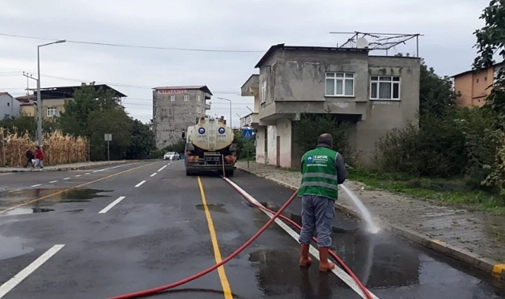 Canik Belediye Başkanı Sandıkçı: “Vatandaşlarımıza sağlıklı ve hijyenik bir yaşam alanı oluşturmak için çalışıyoruz”