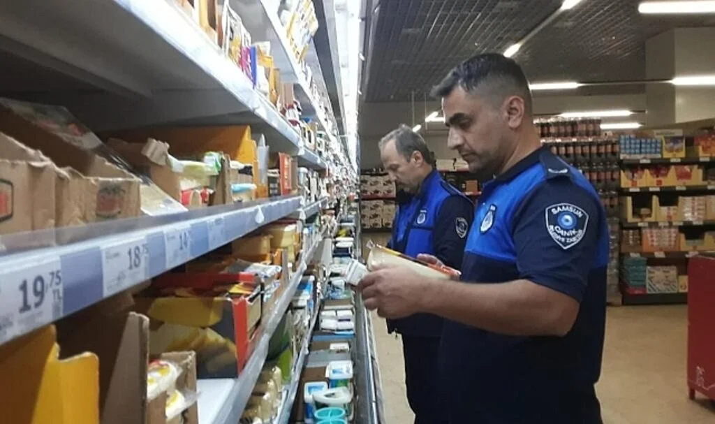 Canik’te semt pazarları denetlendi