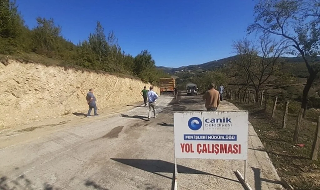 Canik’te yol çalışmaları sürüyor