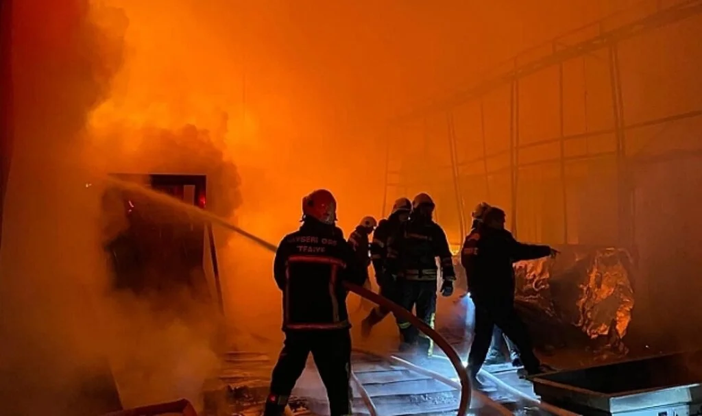 Çelik Kapı Fabrikasında Yangın