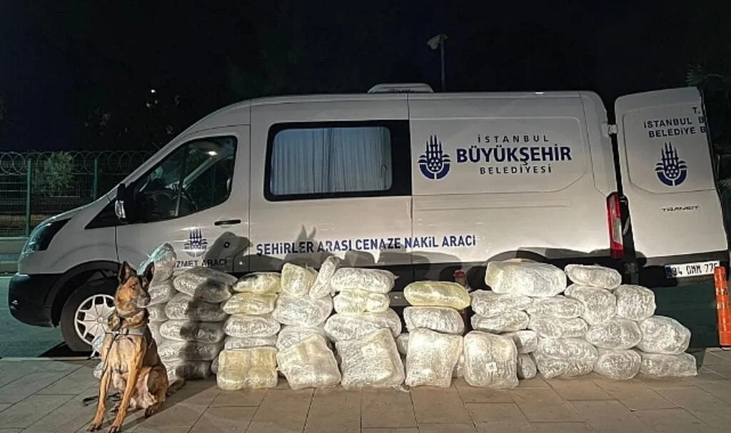Cenaze değil, uyuşturucu taşıyor