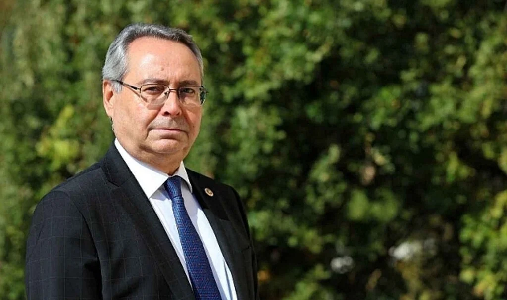 CHP Antalya Milletvekili Rafet Zeybek:"Halkı kandırmaktan vazgeçin"