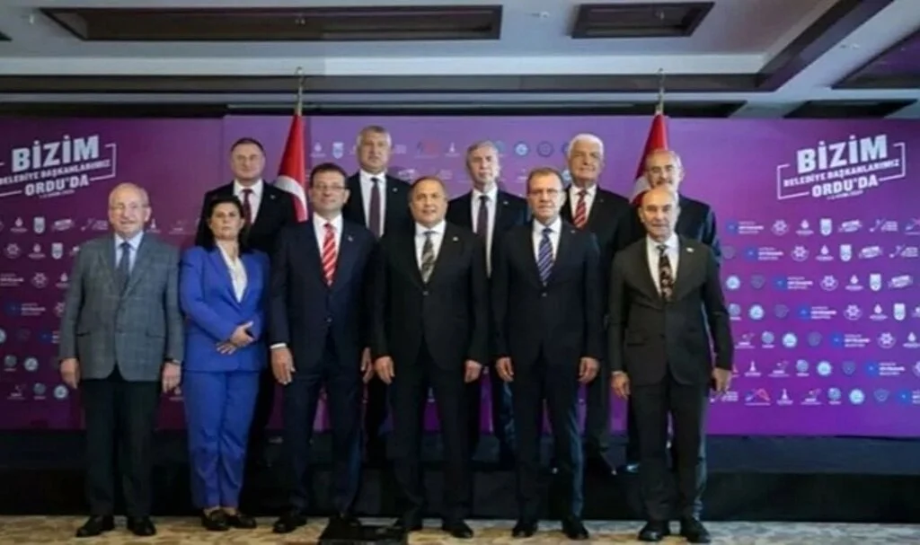 CHP'li büyükşehir belediye başkanlarından ortak bildiri: 'İktidarı bir kez daha uyarıyoruz'