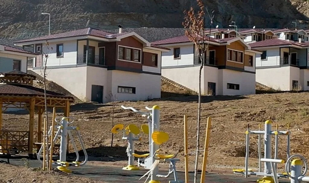 CHP'li vekilden iddia: İkamet etmeyene hak sahipliği çıktı
