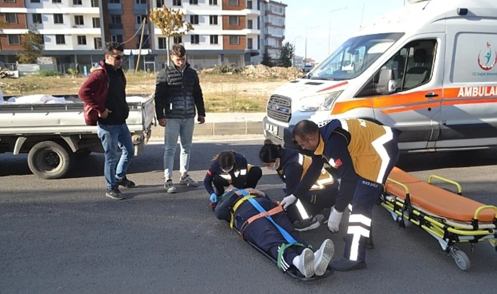 Çorlu'da kamyonetin çarptığı yaya yaralandı
