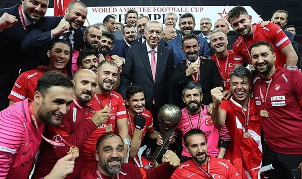 Cumhurbaşkanı Erdoğan, Ampute Futbol Milli Takımı'nı tebrik etti