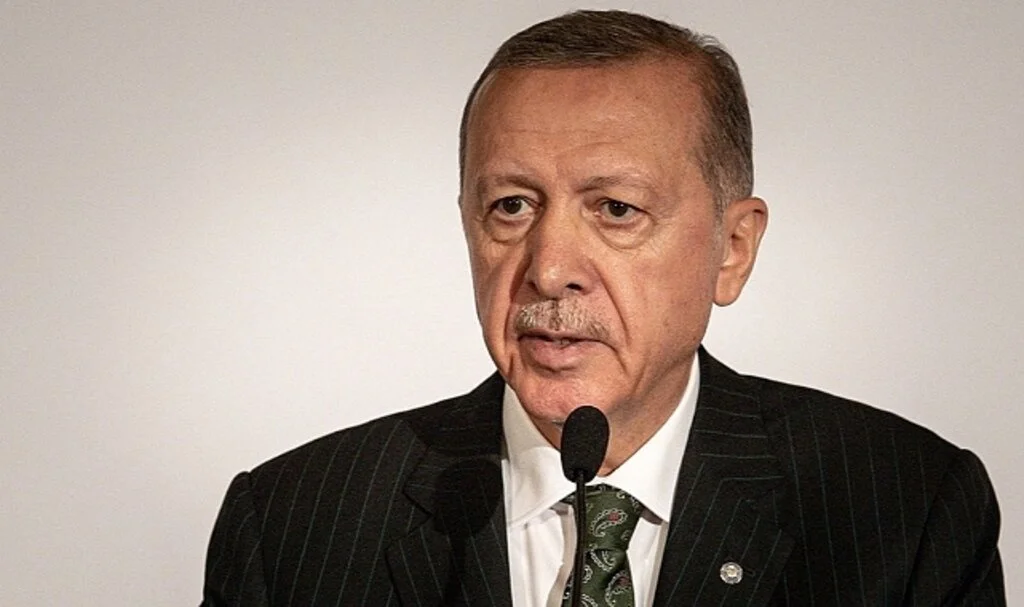 Cumhurbaşkanı Erdoğan'dan Prag'daki diyalogla ilgili açıklama: Miçotakis protokol kurallarından anlamayan birisi