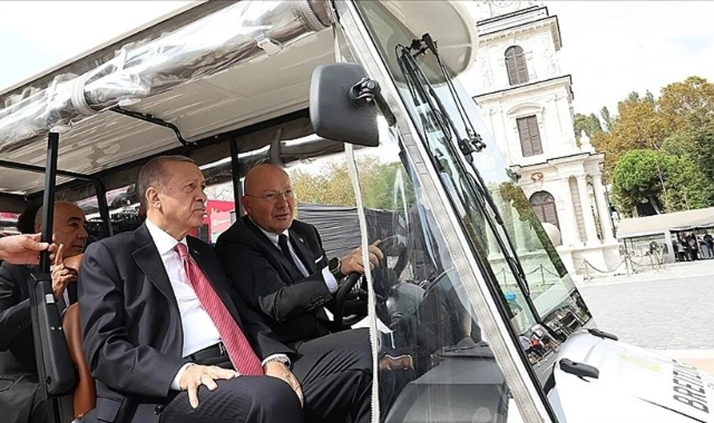 Cumhurbaşkanı Erdoğan, Galataport İstanbul'da incelemelerde bulundu