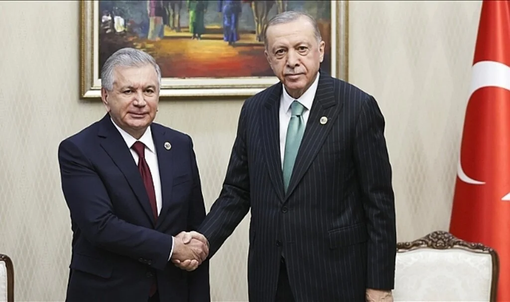 Cumhurbaşkanı Erdoğan, Özbekistan Cumhurbaşkanı Mirziyoyev ile bir araya geldi