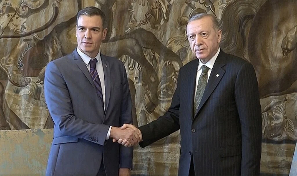 Cumhurbaşkanı Erdoğan, Prag'da İspanya Başbakanı Sanchez'i kabul etti
