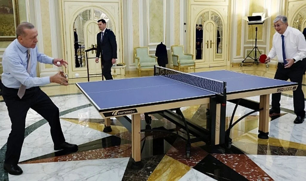 Cumhurbaşkanı Erdoğan, Tokayev ile masa tenisi oynadı