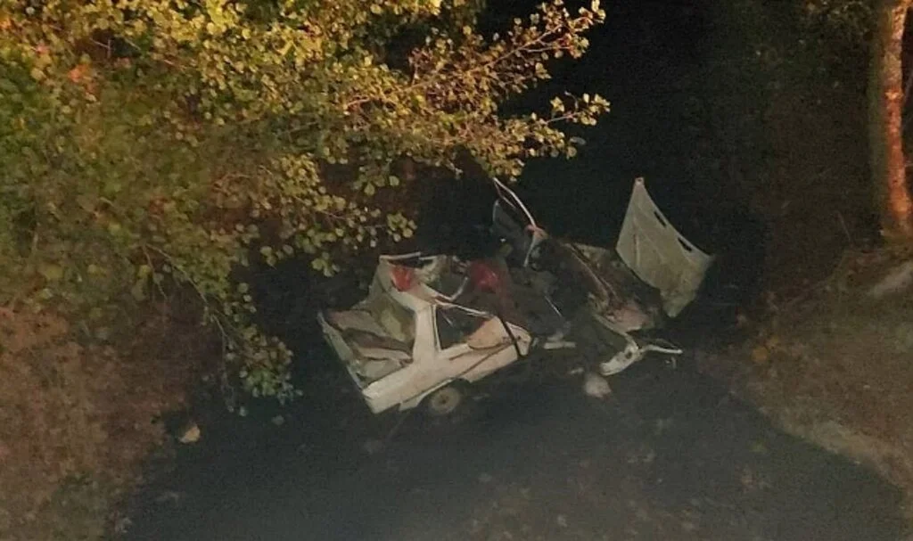 Dere yatağına uçan otomobil kazasında ölü sayısı 2 oldu