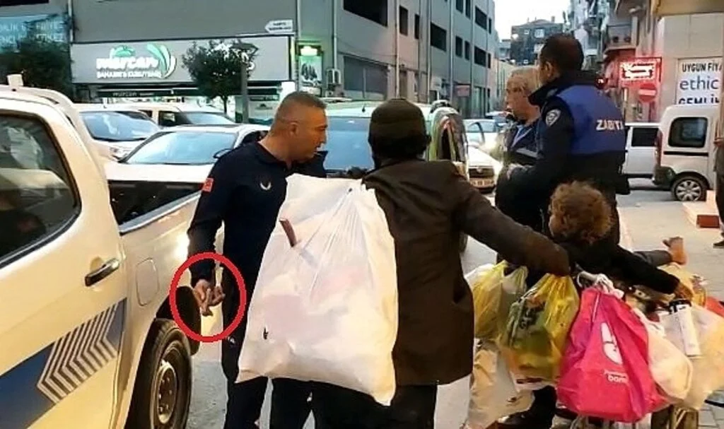 Dilenci zabıtaya bıçak çekti