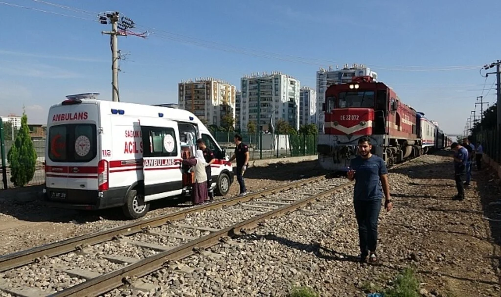 Diyarbakır’da üst geçit yerine yolu kullanan yaşlı adama tren çarptı