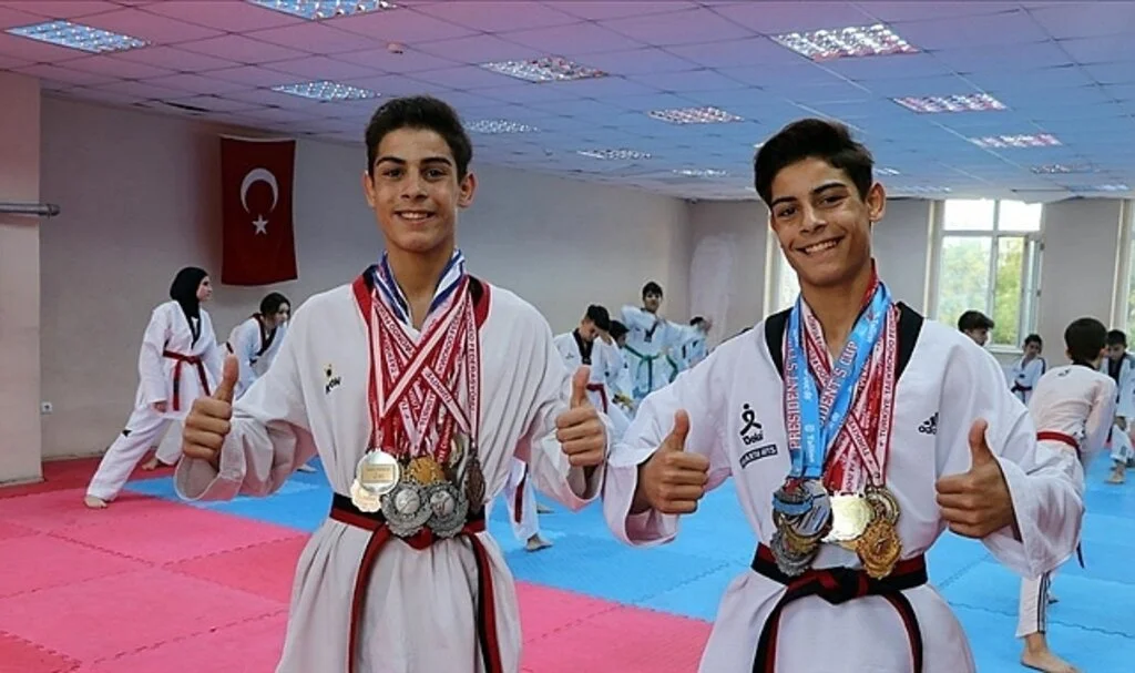 Edirneli ikiz milli tekvandocular, beraber olimpiyatlara katılmak için çalışıyor