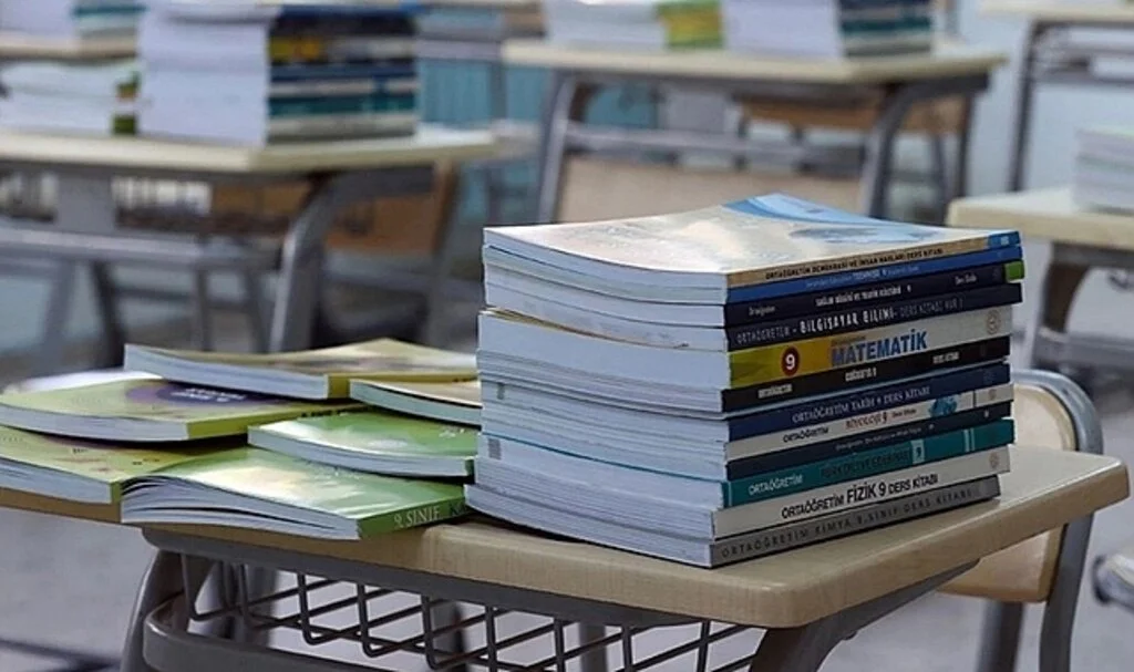 Eğitimciler ikiye bölündü! Kaynak kitap tartışması