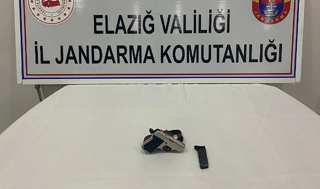 Elazığ’da ruhsatsız tabanca ele geçirildi