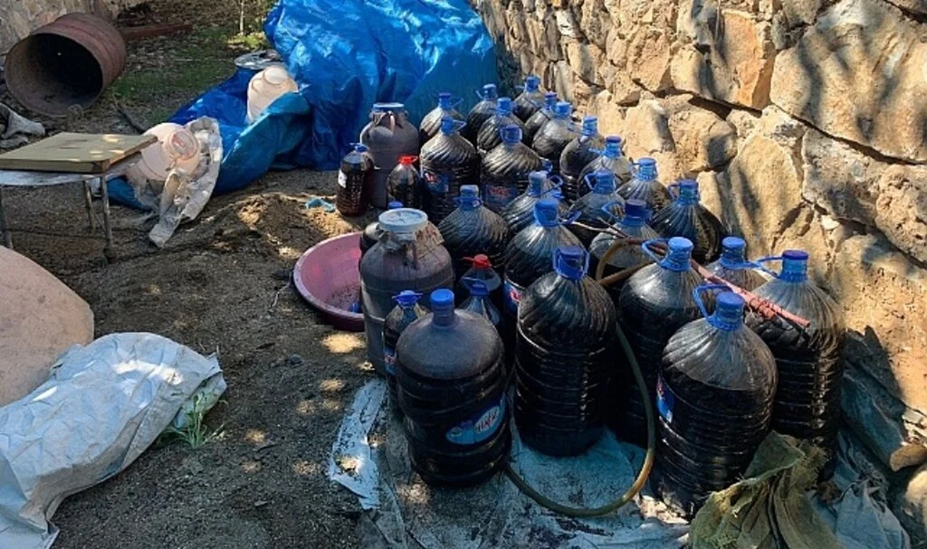 Elazığ'da sahte içki operasyonu: 2 gözaltı